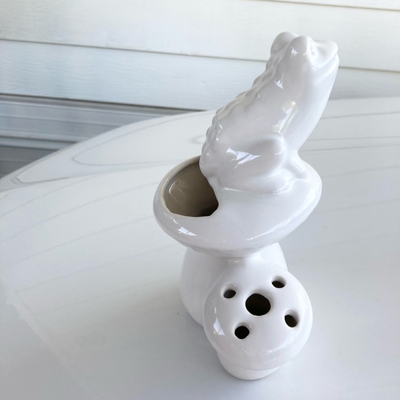 Howard Pierce Pottery Frog on Mushroom Flower Vase in White - Very Rare - HTF - Picture 6 of 16